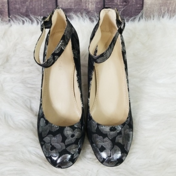 Marc Fisher black & silver metallic Ion pumps - Picture 3 of 8